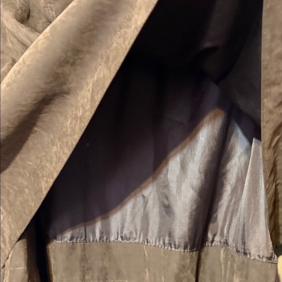 Utex Tan Outerwear with Black Label - Picture 10 of 12